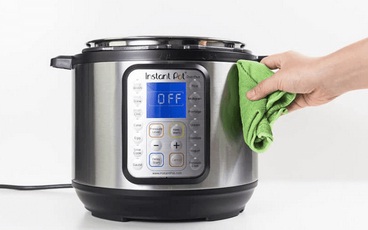 How to clean an electric pressure cooker deep